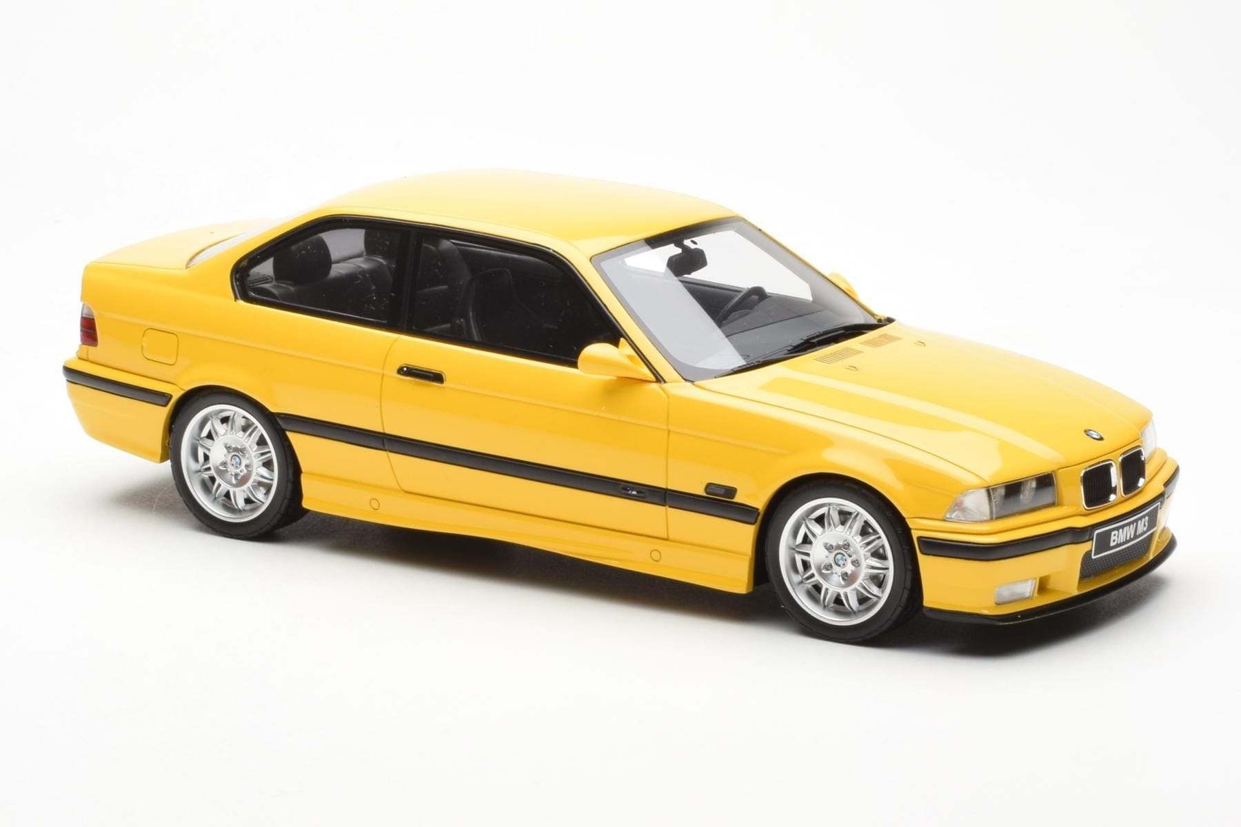 BMW M3 E36 Yellow Otto 1:18 OT666 Resin — photo 4 of 6