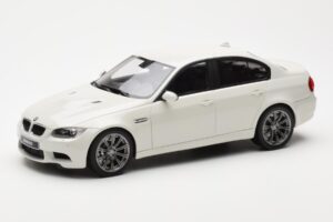 BMW M3 E90 Sedan White GT Spirit 1:18 GT053