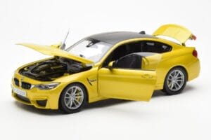 BMW M4 F82 Austin Yellow Metallic Paragon 1:18 80432339606 Diecast — photo 2 of 8