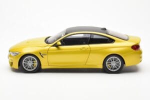 BMW M4 F82 Austin Yellow Metallic Paragon 1:18 80432339606 Diecast — photo 4 of 8