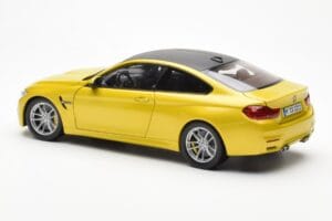 BMW M4 F82 Austin Yellow Metallic Paragon 1:18 80432339606 Diecast — photo 7 of 8