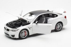 BMW M4 F82 Frozen Brilliant White Paragon 1:18 PA-97101 Diecast — photo 2 of 8