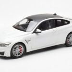 BMW M4 F82 Frozen Brilliant White Paragon 1:18 PA-97101