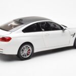 BMW M4 F82 Frozen Brilliant White Paragon 1:18 PA-97101 - image 3 of 8