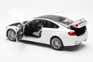 BMW M4 F82 Frozen Brilliant White Paragon 1:18 PA-97101 Diecast — photo 5 of 8