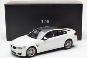 BMW M4 F82 Frozen Brilliant White Paragon 1:18 PA-97101 Diecast — photo 8 of 8