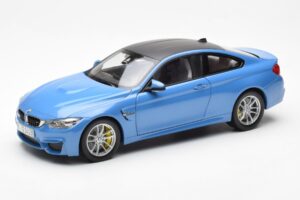 BMW M4 F82 Yas Marina Blue Paragon 1:18 PA-97102