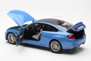 BMW M4 F82 Yas Marina Blue Paragon 1:18 PA-97102 Diecast — photo 5 of 8