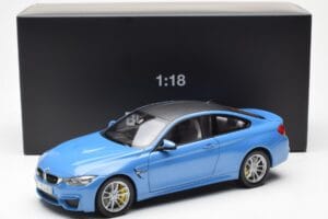 BMW M4 F82 Yas Marina Blue Paragon 1:18 PA-97102 Diecast — photo 8 of 8