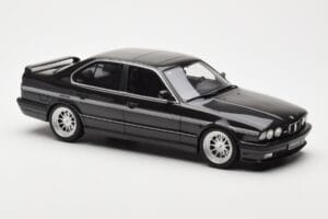 BMW M5 E34 Hartge H5 V12 Diamond Black Metallic Otto 1:18 OT362 Resin — photo 4 of 6