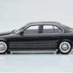 BMW M5 E34 Hartge Black Otto 1:18 - image 3 of 6