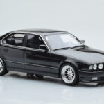 BMW M5 E34 Hartge Black Otto 1:18 - image 6 of 6
