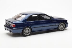 BMW M5 E39 Avus Blue Paint Issue Otto 1:18 OT070 Resin — photo 2 of 6