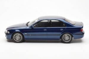 BMW M5 E39 Avus Blue Paint Issue Otto 1:18 OT070 Resin — photo 3 of 6