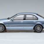 BMW M5 E39 Silverwater Blue Otto 1:18 - image 3 of 6