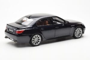 BMW M5 E60 Carbon Black Kyosho 1:18 08593BK Diecast — photo 3 of 8
