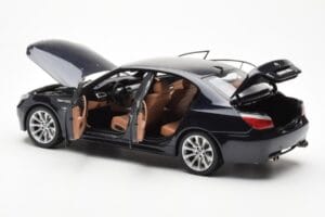 BMW M5 E60 Carbon Black Kyosho 1:18 08593BK Diecast — photo 5 of 8