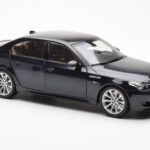 BMW M5 E60 Carbon Black Kyosho 1:18 - image 6 of 8