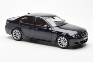 BMW M5 E60 Carbon Black Kyosho 1:18 08593BK Diecast — photo 6 of 8