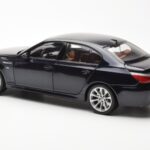 BMW M5 E60 Carbon Black Kyosho 1:18 - image 7 of 8