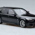 BMW M5 E61 Touring Black Otto 1:18 - image 4 of 6
