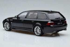 BMW M5 E61 Touring Black Otto 1:18 OT1020 Resin — photo 5 of 6