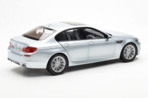BMW M5 F10 Silverstone Silver Paragon 1:18 80432186353 Diecast — photo 3 of 8