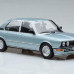 BMW M535i E12 Blue Norev 1:18 - image 4 of 6