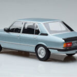 BMW M535i E12 Blue Norev 1:18 - image 5 of 6
