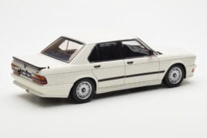 BMW M535i E28 Alpine White AUTOart 1:18 75161 Diecast — photo 3 of 10