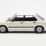 BMW M535i E28 Alpine White AUTOart 1:18 - image 4 of 10