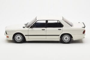 BMW M535i E28 Alpine White AUTOart 1:18 75161 Diecast — photo 4 of 10