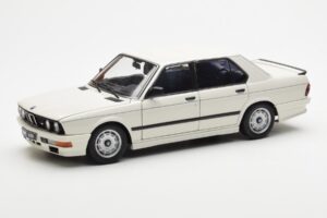 BMW M535i E28 Alpine White AUTOart 1:18 75161