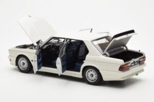 BMW M535i E28 Alpine White AUTOart 1:18 75161 Diecast — photo 5 of 10
