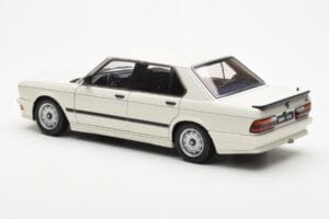 BMW M535i E28 Alpine White AUTOart 1:18 75161 Diecast — photo 7 of 10