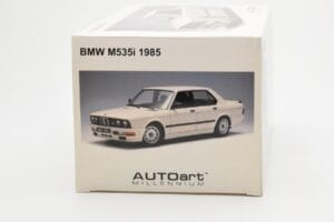BMW M535i E28 Alpine White AUTOart 1:18 75161 Diecast — photo 9 of 10