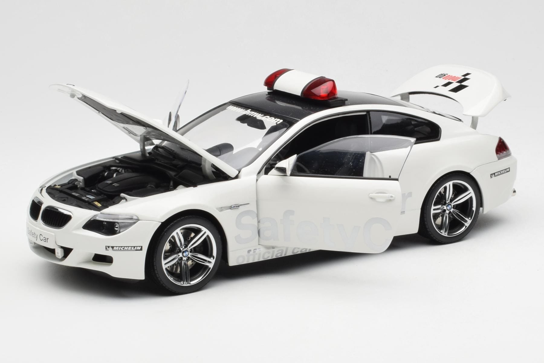 BMW M6 E63 MotoGP Safety Car 2006 Kyosho 1:18 08707GPB Diecast — photo 2 of 8