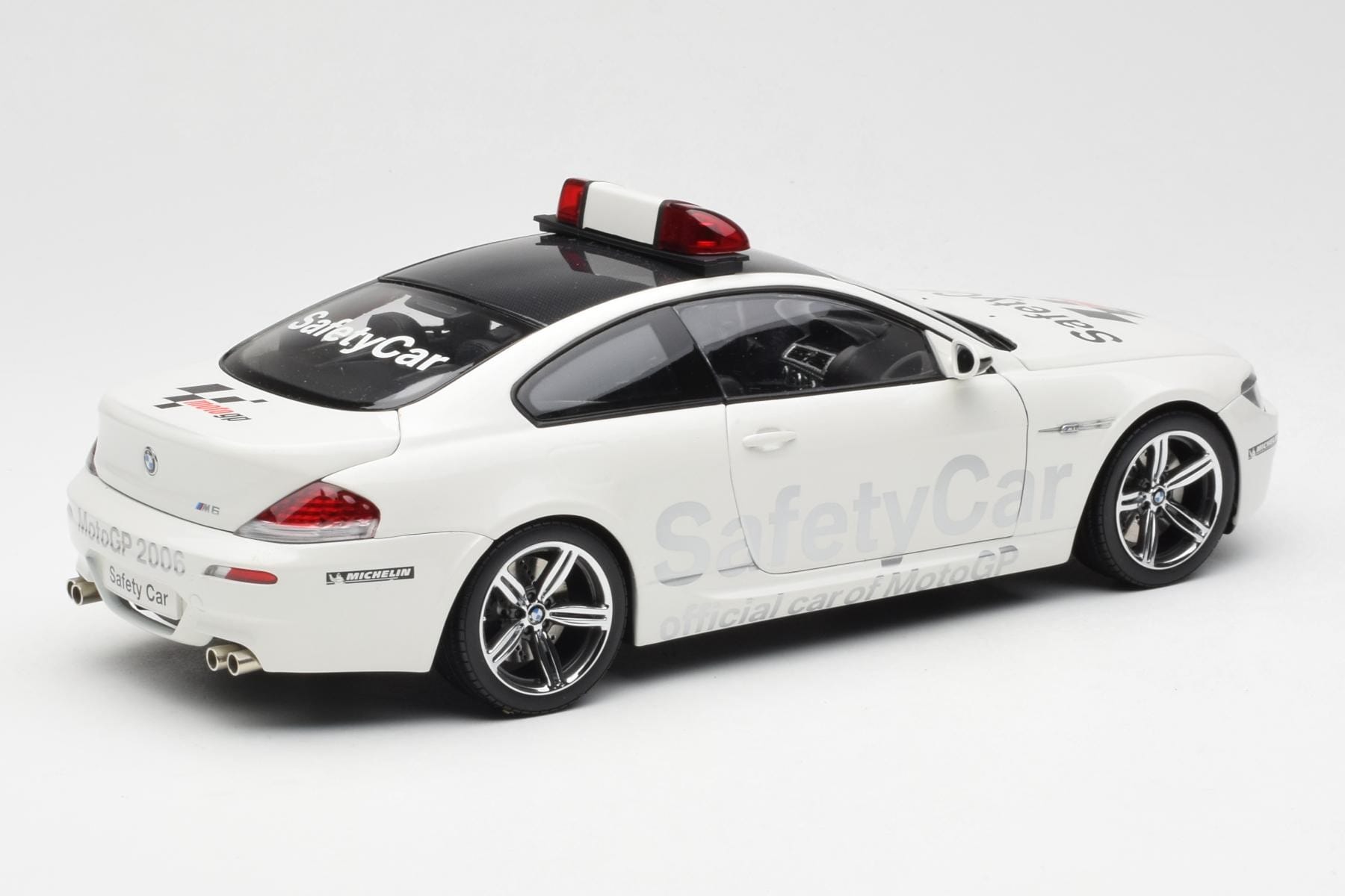 BMW M6 E63 MotoGP Safety Car 2006 Kyosho 1:18 08707GPB Diecast — photo 3 of 8