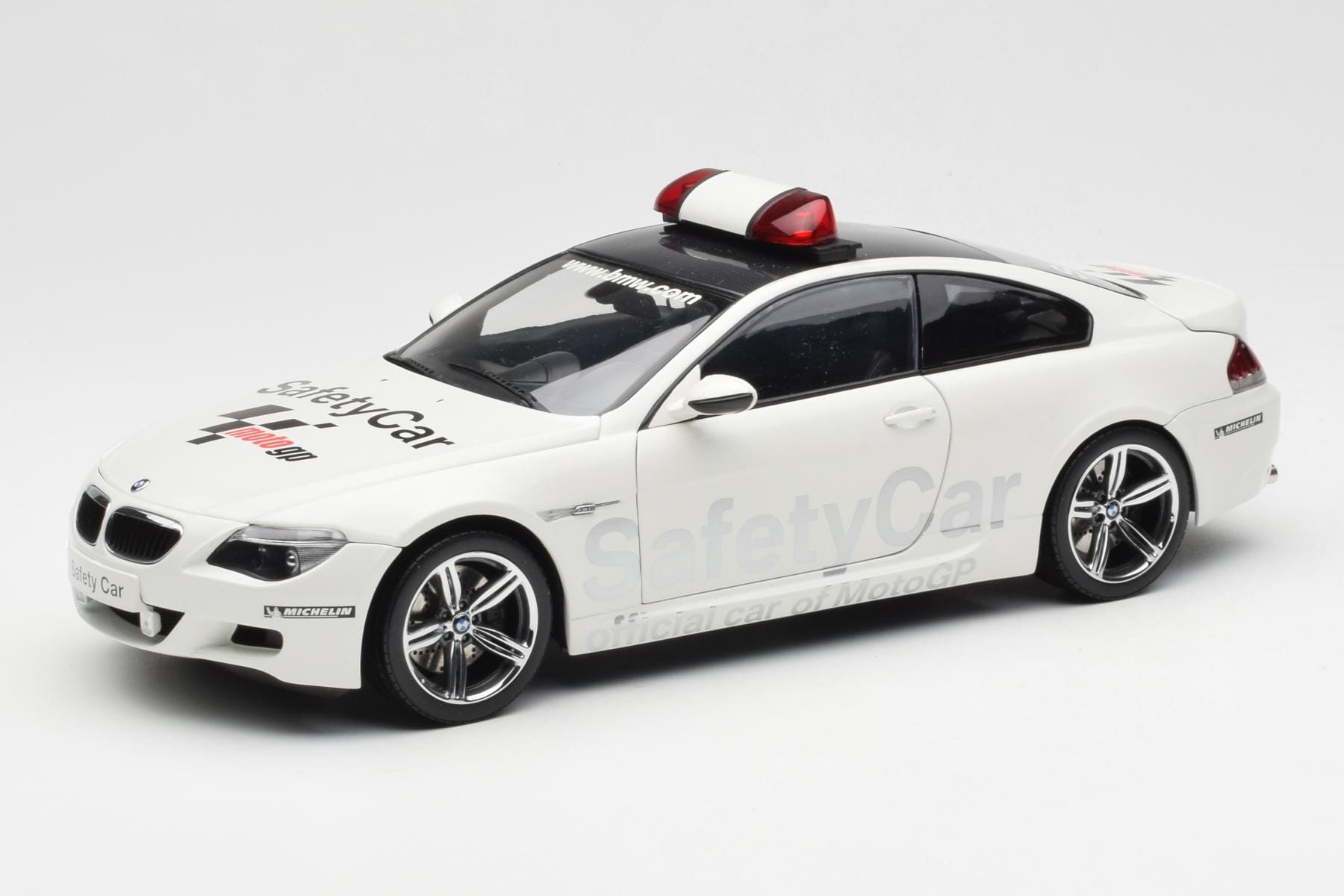 BMW M6 E63 MotoGP Safety Car 2006 Kyosho 1:18 08707GPB Diecast