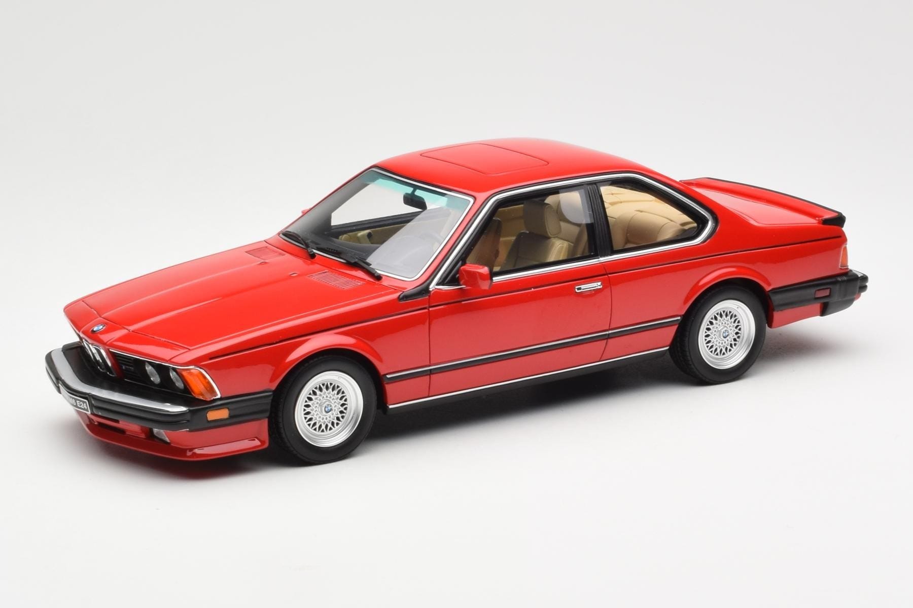 BMW M635 CSi E24 Henna Red Otto 1:18 OT1018 Resin