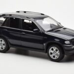 BMW X5 4.4i E53 Dark Blue Kyosho 1:18 - image 6 of 8