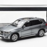 BMW X5 F15 Space Grey Paragon 1:18 - image 8 of 8