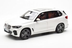 BMW X5 G05 White Paragon 1:18