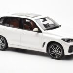 BMW X5 G05 White Paragon 1:18 - image 6 of 8