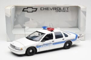 Chevrolet Caprice Sebring Police UT Models 1:18 21029 Diecast — photo 6 of 6