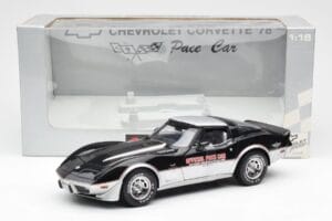 Chevrolet Corvette C3 Pace Car Indianapolis 500 1978 UT Models 1:18 21070 Diecast — photo 6 of 6