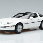 Chevrolet Corvette C4 White AUTOart 1:18 71243 Diecast