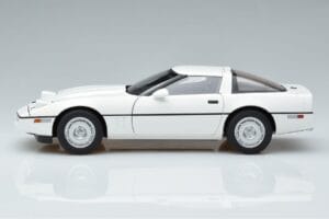 Chevrolet Corvette C4 White AUTOart 1:18 71243 Diecast — photo 5 of 8