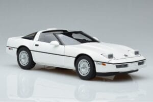 Chevrolet Corvette C4 White AUTOart 1:18 71243 Diecast — photo 6 of 8