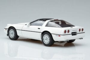 Chevrolet Corvette C4 White AUTOart 1:18 71243 Diecast — photo 7 of 8